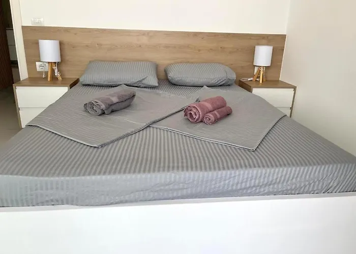 Diamond Star 1 Sarandë